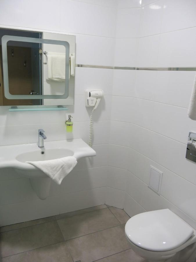 Family Hotel Albizia Beach Varna Esterno foto