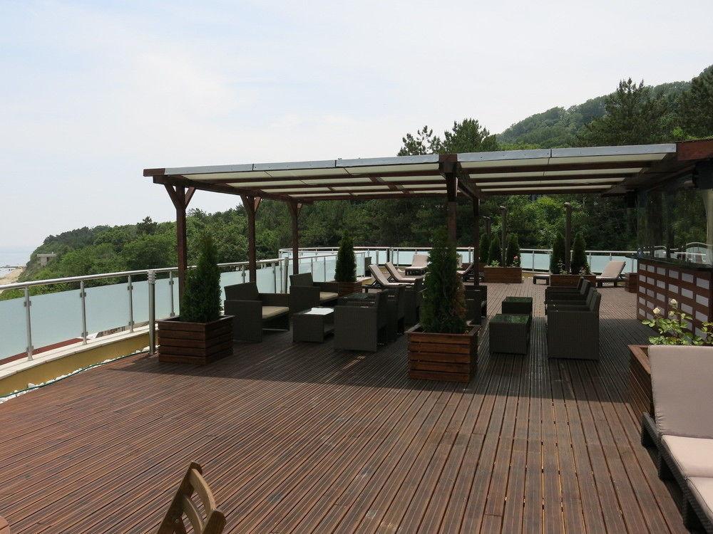 Family Hotel Albizia Beach Varna Esterno foto