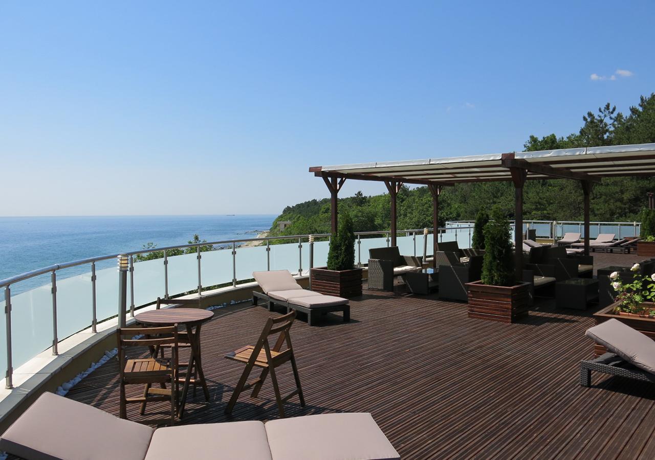 Family Hotel Albizia Beach Varna Esterno foto