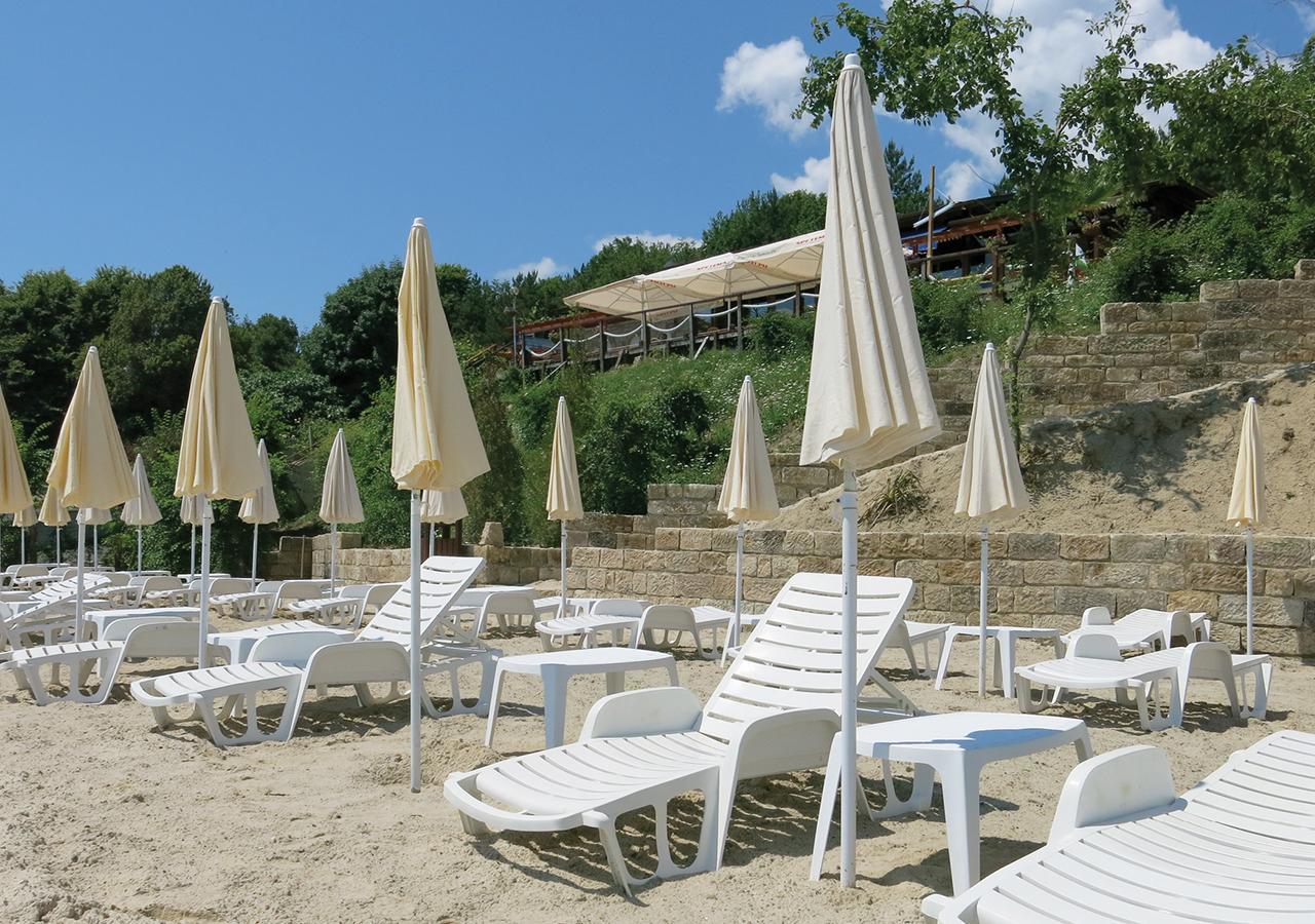 Family Hotel Albizia Beach Varna Esterno foto