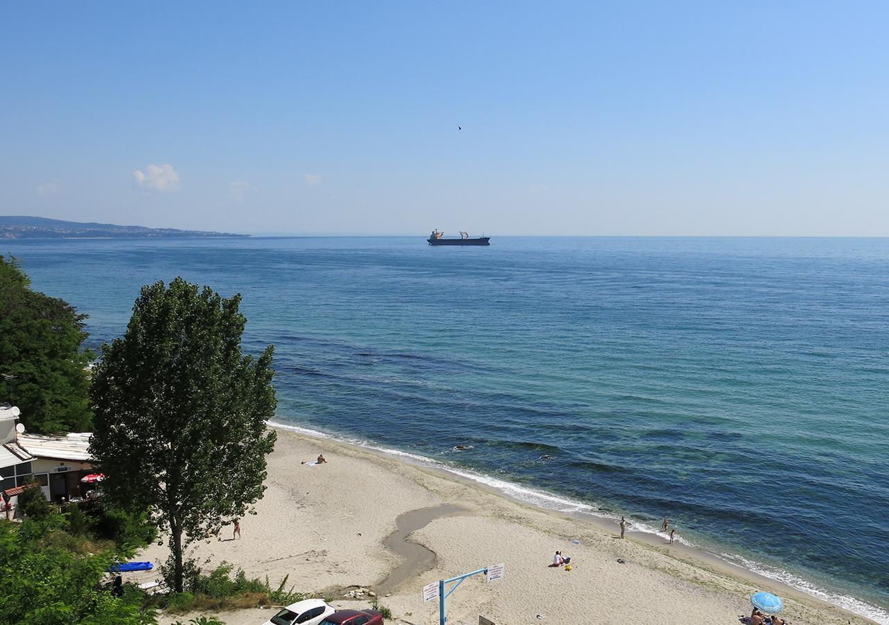 Family Hotel Albizia Beach Varna Esterno foto