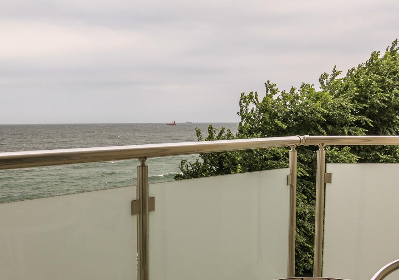 Family Hotel Albizia Beach Varna Esterno foto