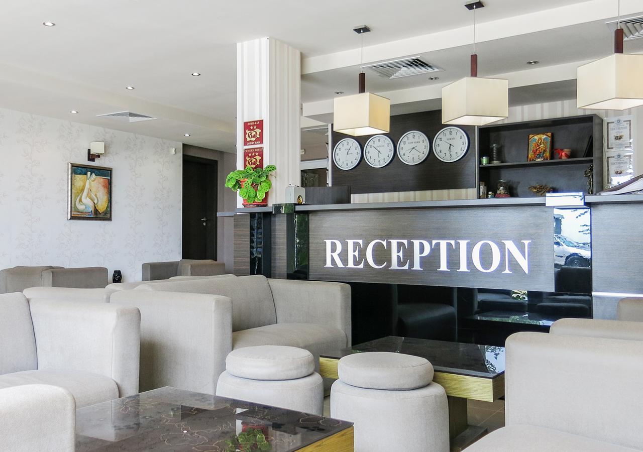Family Hotel Albizia Beach Varna Esterno foto