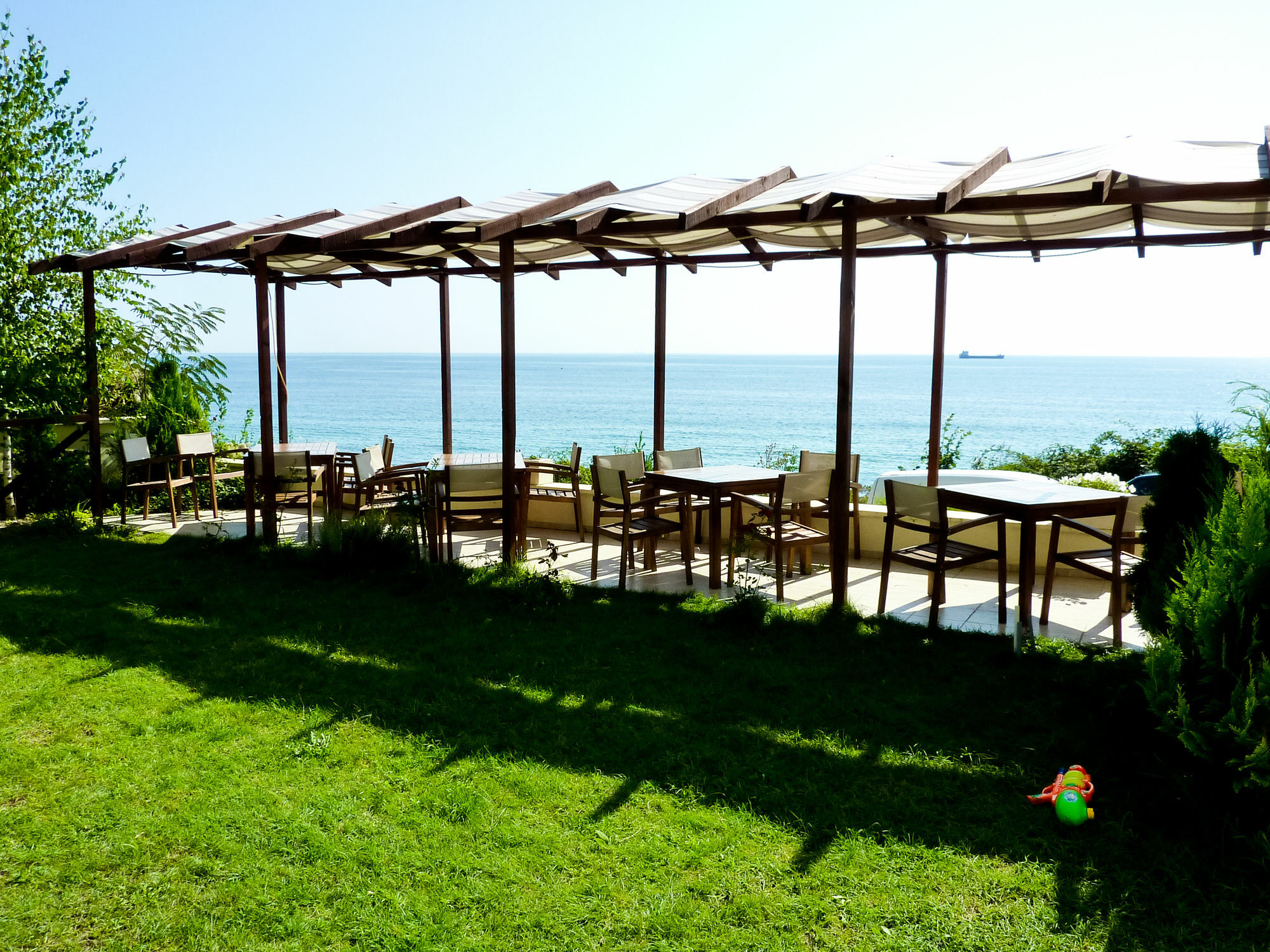 Family Hotel Albizia Beach Varna Esterno foto